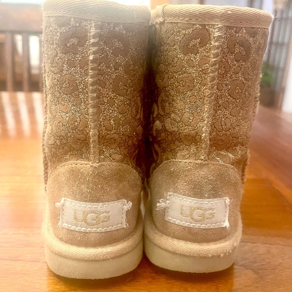 UGG Classic II Chestnut Glitter Leopard Boots w/ Box (10c) - Picture 4 of 8